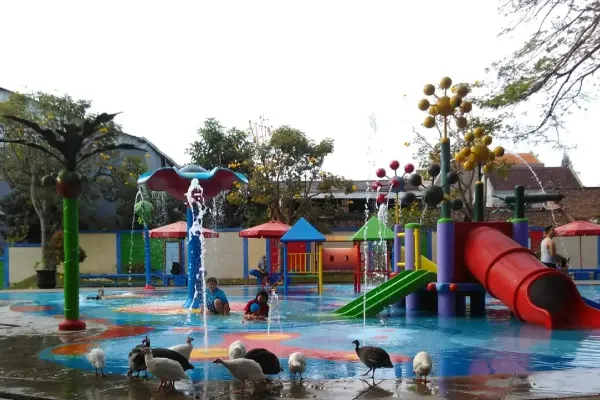 Wahana di Wisata Tirtoyoso Park Kediri