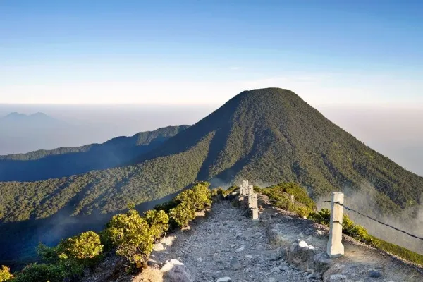 Gunung Gede (2.958 Mdpl)