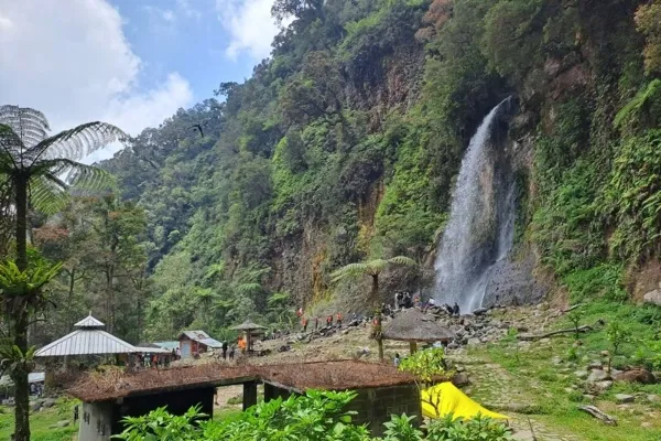 Curug Cibeureum – Tempat Tektok Ringan Rasa Premium di Bogor