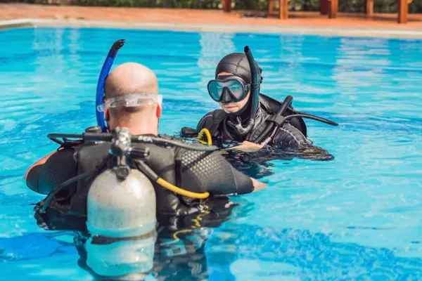 Kolam Freedive di Jakarta - Dive & Dive Indonesia – Duren Sawit, Jakarta Timur