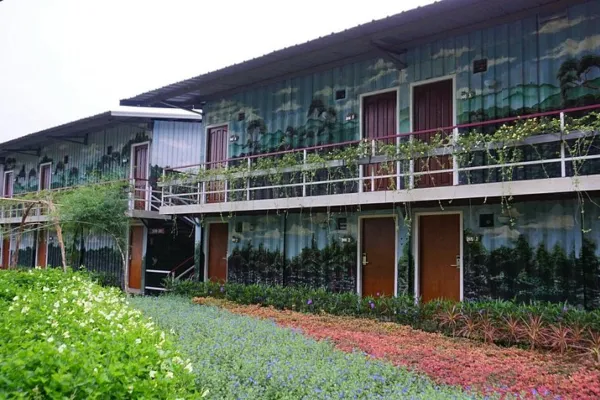 Royal Caravan Trawas Hotel