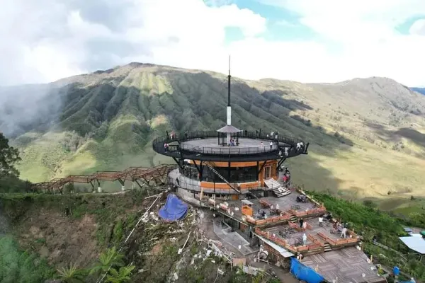 Bromo Hillside Glamping Jawa Timur