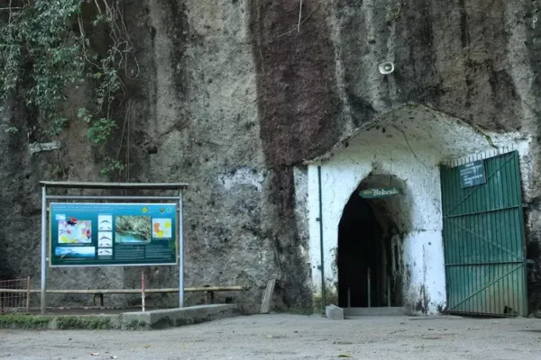 Gua Belanda Bandung