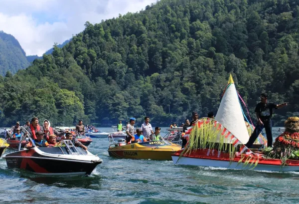 Harga Tiket Masuk dan Wahana di Telaga Sarangan