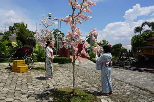 Kostum Tradisional_ Foto Autentik dengan Nuansa Budaya