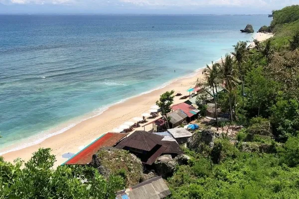 Pantai Thomas Beach