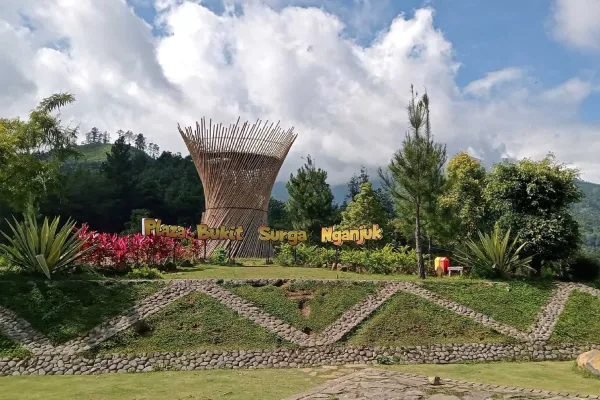 Bukit Surga Ngetos - Wisata Nganjuk