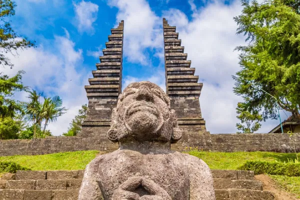 Candi Cetho dekat Kemuning Sky Hills