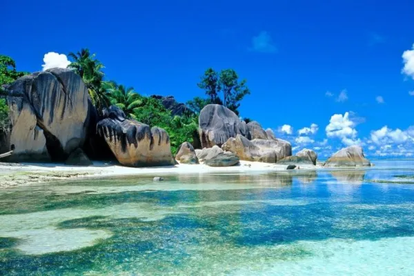Daya Tarik yang Dimiliki Pantai Tanjung Kelayang