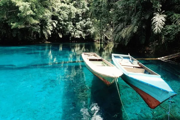 Fasilitas Wisata di Sekitar Danau Kalimantan 