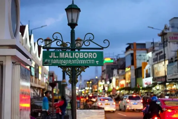 Jalan Malioboro & Titik Nol (Malioboro Night Walk)