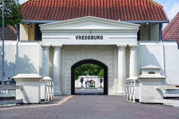 Wisata Dekat Stasiun Lempuyangan - Museum Bentenf Vredeburg