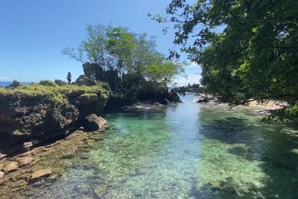 Pantai Huluwa, Maluku Tengah