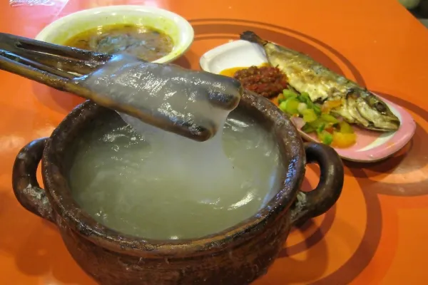 Papeda Makanan Khas Maluku