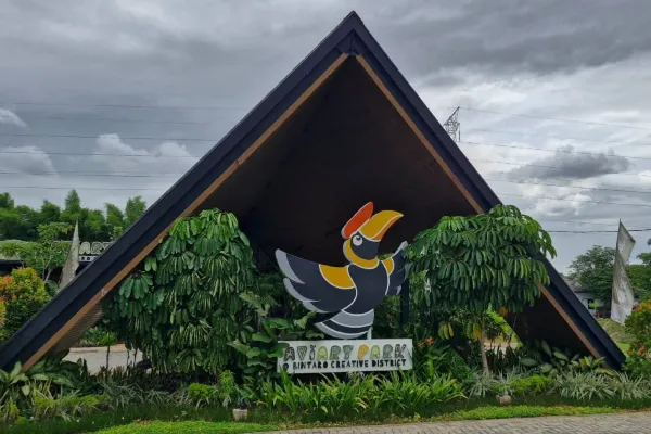 Tentang Aviary Park Bintaro