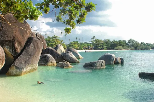 Tentang Pantai Tanjung Kelayang
