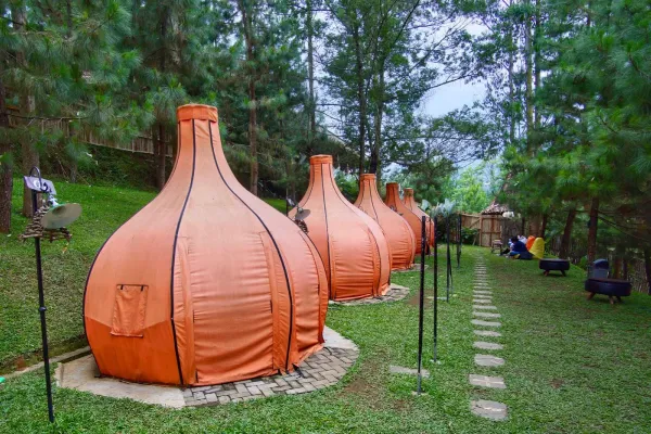 Tempat Glamping di Bandung - The Lodge Maribaya