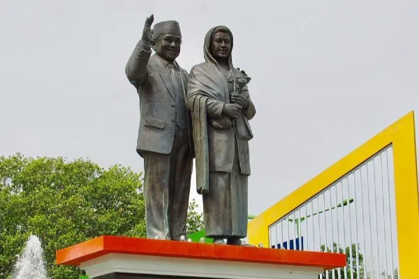 Aktivitas Wisata di Monumen Cinta Sejati Habibie-Ainun