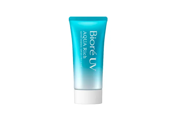Sunscreen untuk ke pantai - Biore UV Aqua Rich Watery Essence SPF50+ PA++++