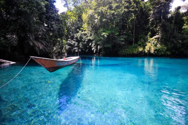 Wisata Berau Danau Labuan Cermin