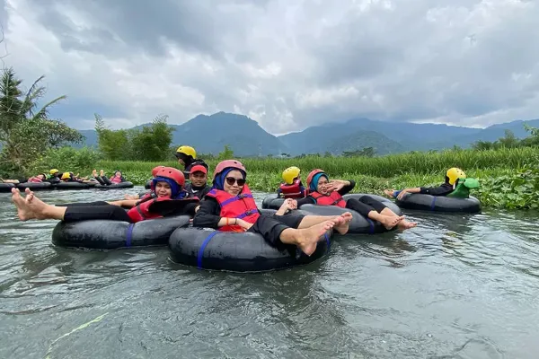 Tiket Masuk Cipeundeuy Endah