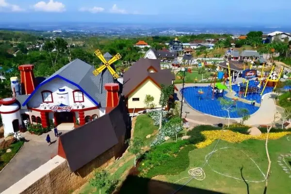 Jam oprasional Dairyland Farm Theme Park Prigen