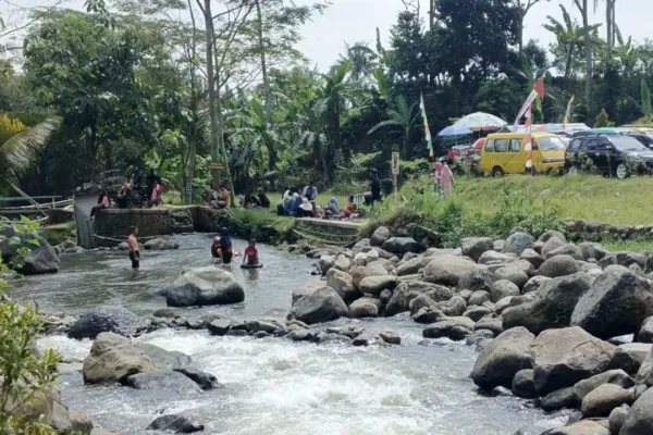 Jam oprasional Cipeundeuy Endah