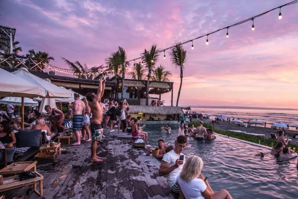 Ekspektasi Vs Realita Wisata Bali -Popularitas bali jadi pedang bermata dua