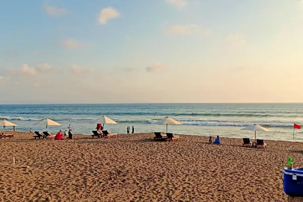Daya tarik Pantai Batu Belig Kerobokan