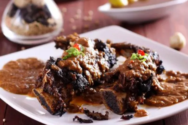 Kuliner Makassar  - Konro Karebosi