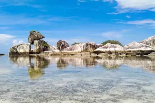 Spot Snorkeling Belitung di Pulau Batu Garuda