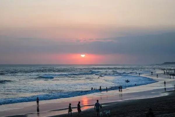 Pantai Batu Belig Kerobokan, Pesona Tersembunyi di Bali