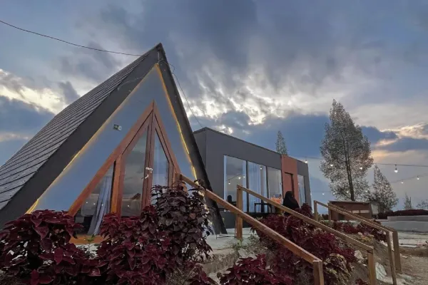 Sky Lake Park - Glamping Bukittinggi Sumatera Barat