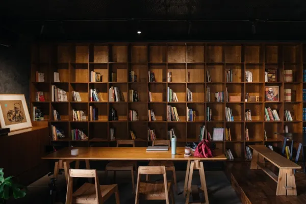 Smiljan space -kafe dekat mrt lebakbulus