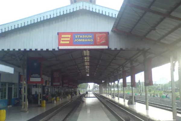 6 Tempat Wisata Dekat Stasiun Jombang, Seru dan Dekat Banget!