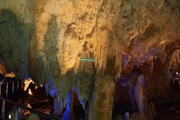 Daya Tarik Goa Maharani Lamongan