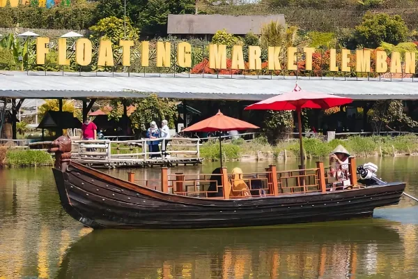 Wisata Keluarga Bandung - Floating Lembang Market