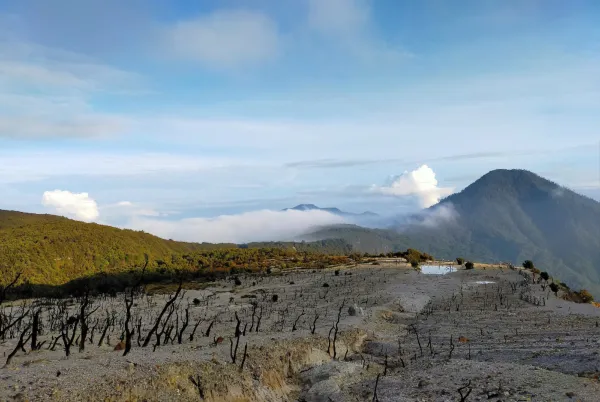 Tips Naik Gunung Papandayan untuk Pemula