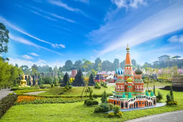 Jam oprasional Kota Mini Lembang