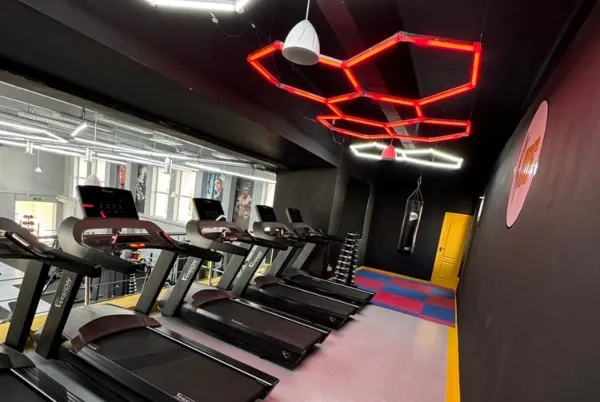  Gym Wanita di Tangerang  -MaxFitness Womwn Series