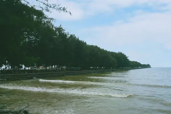 Pantai Boom Tuban