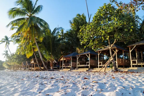 Wisata Bahari Sulawesi Tenggara - Pantai Nirwana