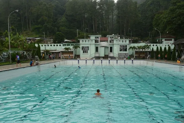 Wisata Pacet  - Pemandian Air Panas Padusan