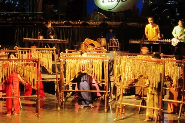 Wisata Keluarga Bandung - Saung Angklung Udjo