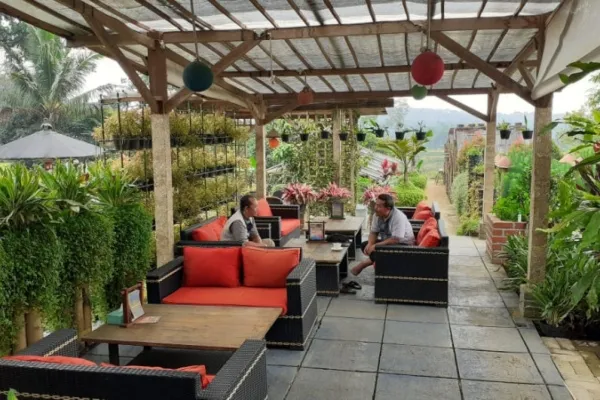 Saung Manglid - Wisata Purwakarta