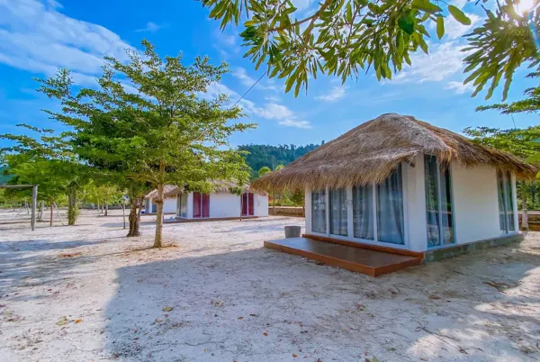 Glamping Batam - Viovio Beach & Resort