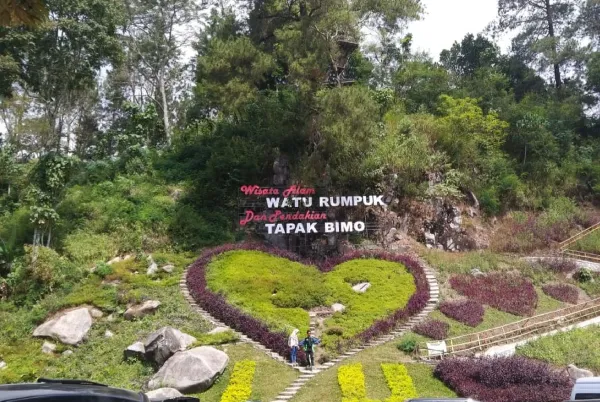 Wisata Watu Rumpuk