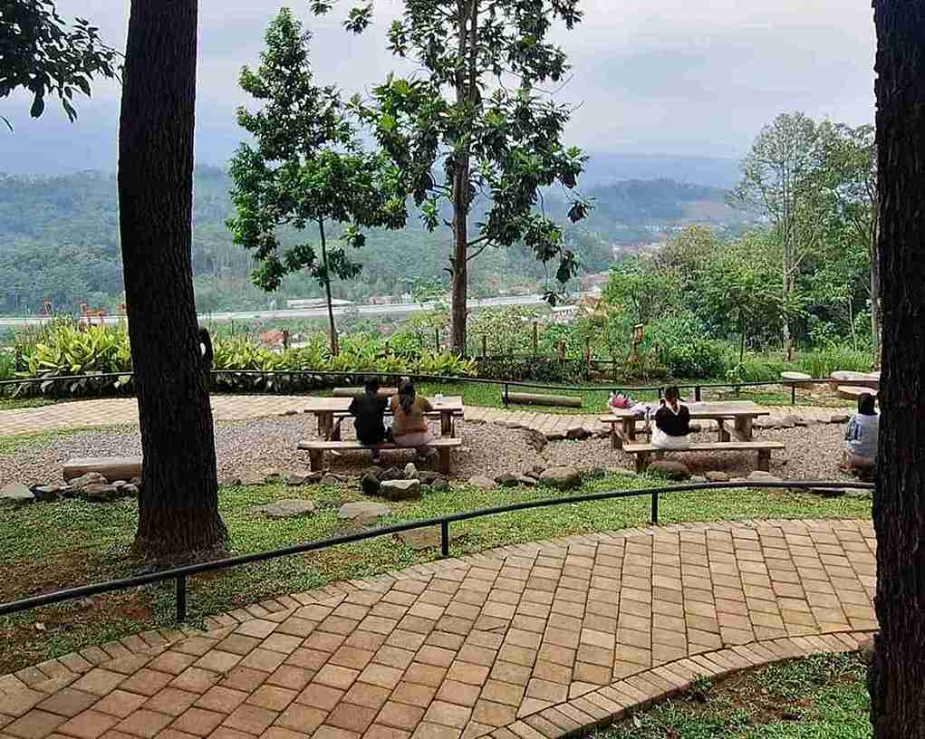 Pinusia Park Ungaran