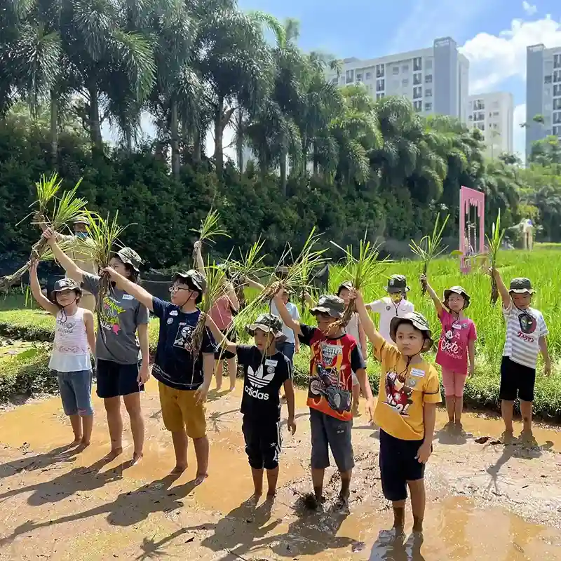 Explores Club: Scientia Squere Park