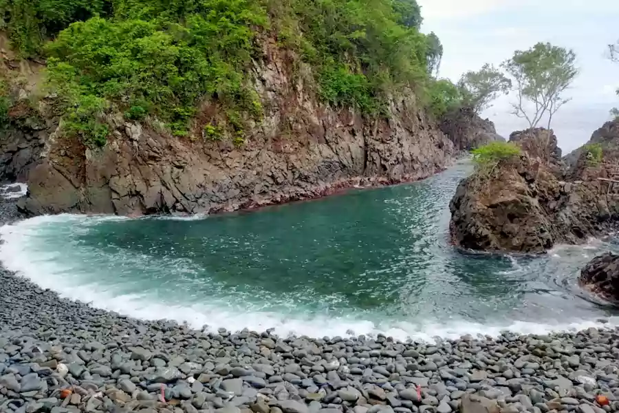 pantai kuyon terenggalek 